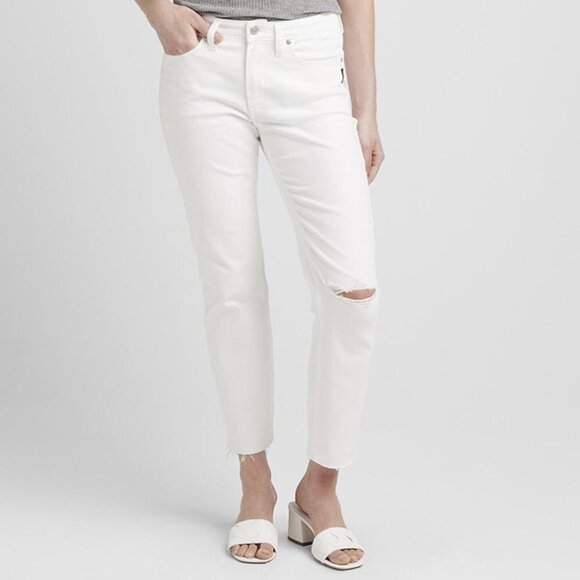 NWT Silver Jeans Co. Most Wanted Raw Hem Distressed Straight Leg Cropped… - Picture 1 of 3